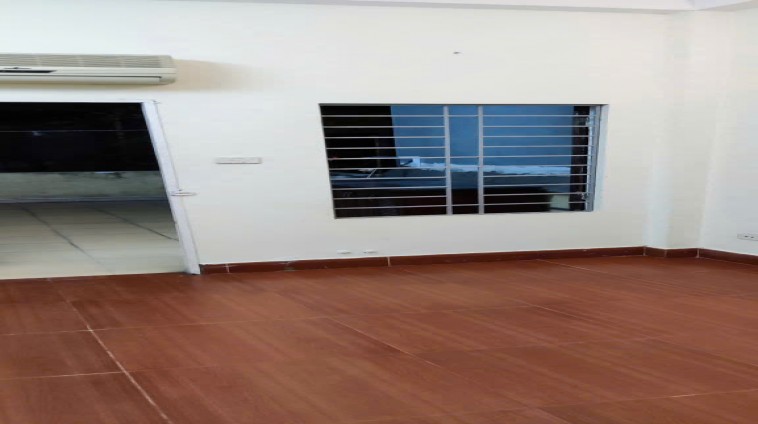 Cho Thuê nhà phố ngõ oto, kinh doanh phố Thái Thịnh, Đống Đa,  36m2 -2,5 Tầng -  MT 3,2m - Giá 10,5tr